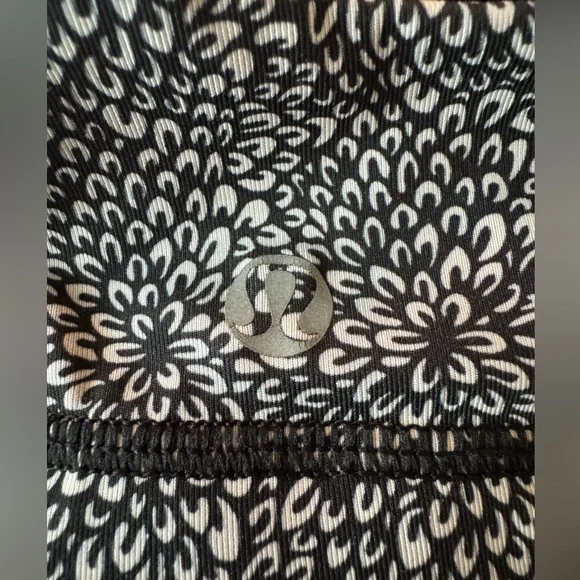 Lululemon sports bra plush petal black size 8 - Picture 5 of 6